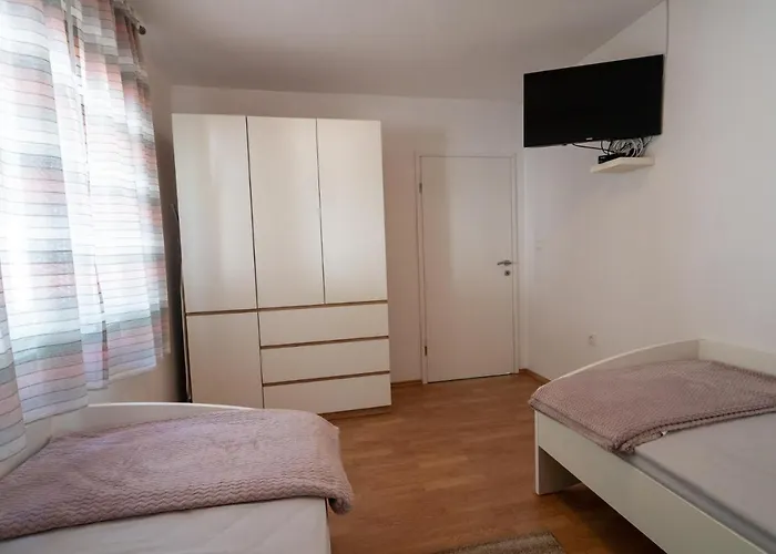 Holiday House Zrmanja Vrelo